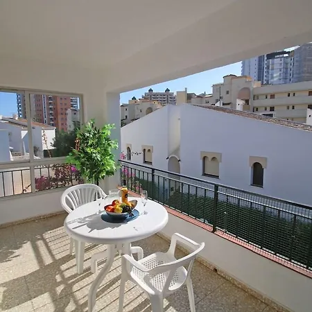 Pedro Jaime Costa Villa *