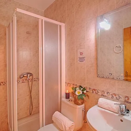 Villa Pedro Jaime Costa *